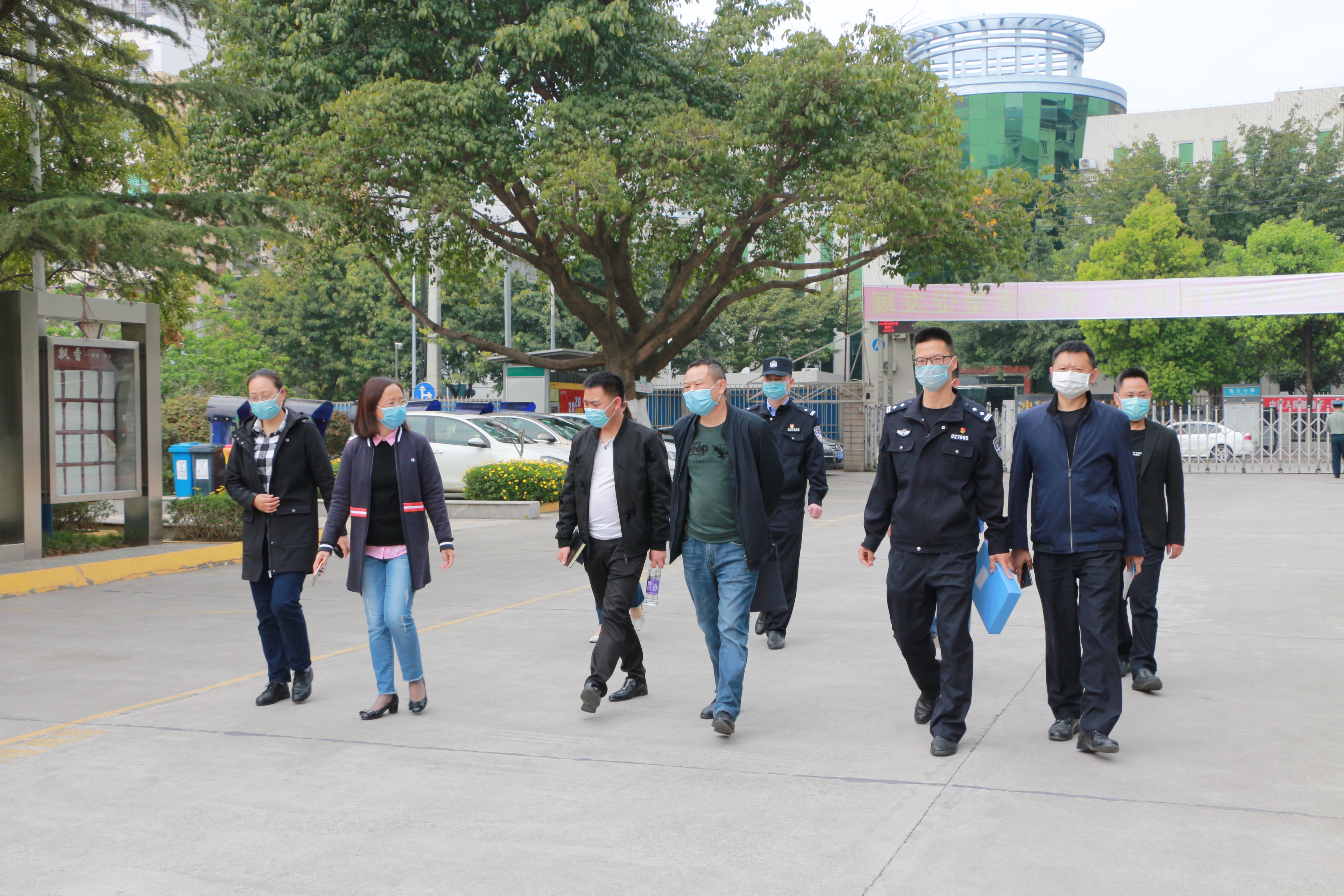 中江縣政法委領導視察繼光實驗學校1.JPG
